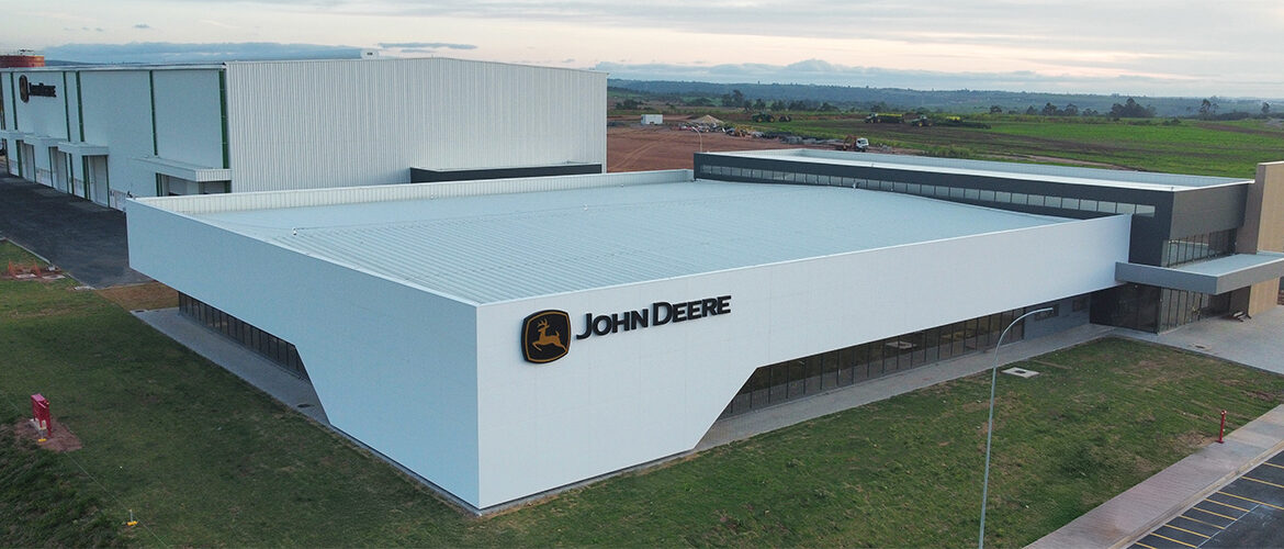 John Deere inaugura no Brasil seu primeiro Centro de Pesquisa e Desenvolvimento com foco na agricultura tropical