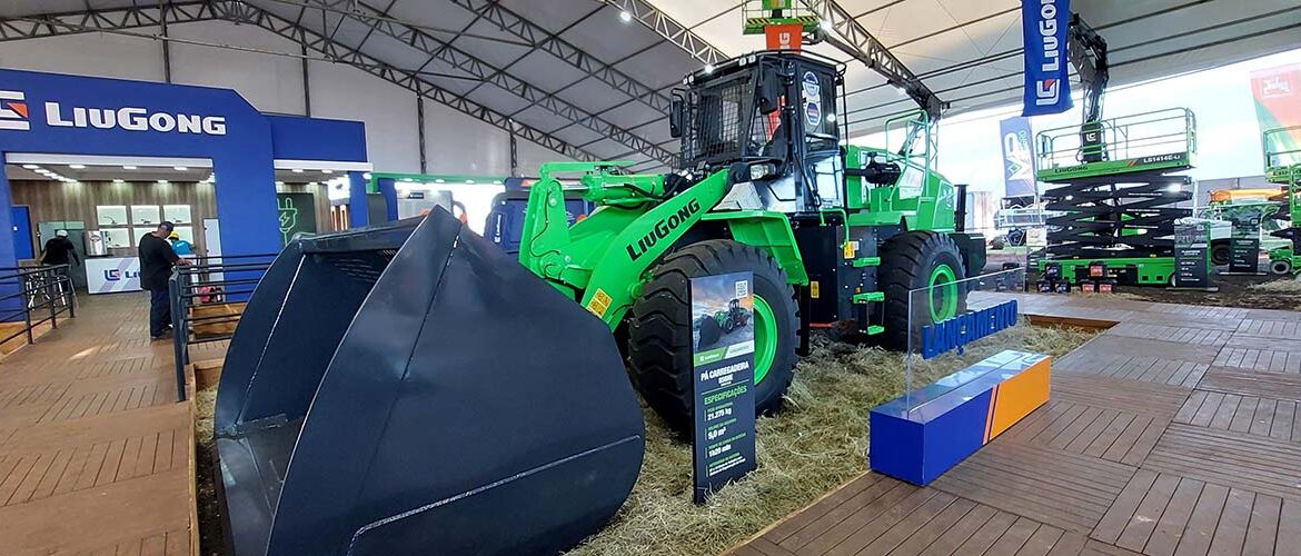 Montadora lança nova pá carregadeira e outros 13 produtos