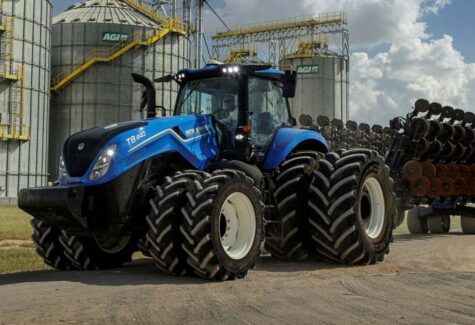 New Holland comemora 50 anos de Brasil com novidades