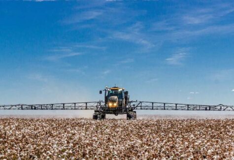 Valtra completa 65 anos no Brasil e comemora sucesso dos lançamentos na Agrishow  