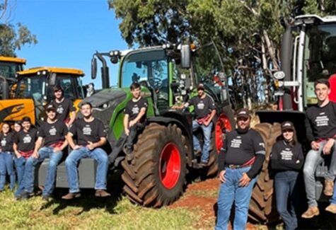 Estudantes de ETECs recebem treinamento prático com tecnologia de ponta em máquinas agrícolas