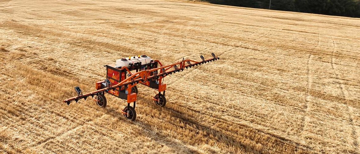 Empresa lança serviço de locação de robôs pulverizadores 100% elétricos e autônomos