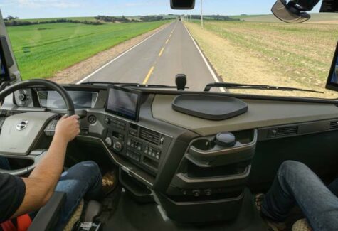 Tecnologia com IA para caminhão agrega força nas subidas e até 3% de economia