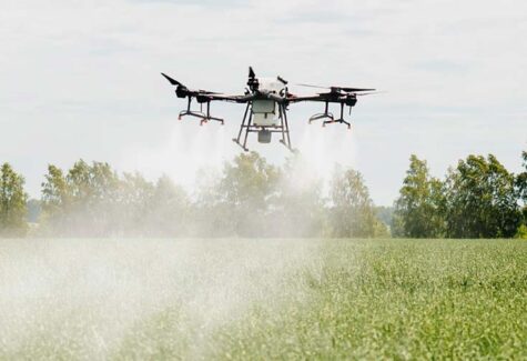 Pulverização com drones amplia eficiência no campo, mas exige ajustes técnicos para resultados consistentes