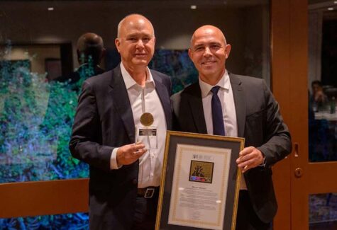 Brasileiro é premiado por transformar áreas degradadas em florestas produtivas