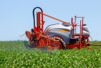 Novo pulverizador tratorizado chega com mais tecnologia e eficiência 