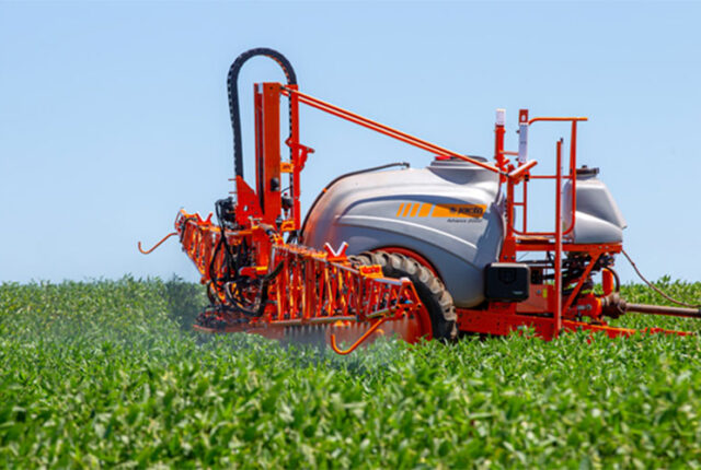 Novo pulverizador tratorizado chega com mais tecnologia e eficiência 