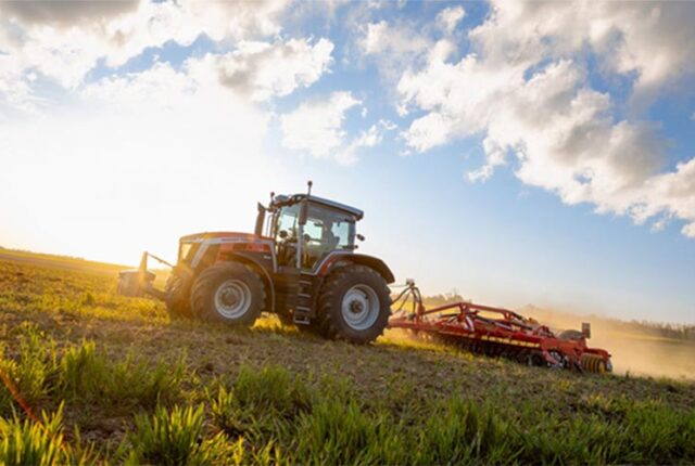 Novo trator MF 8S Xtra traz avanços em eficiência operacional e agricultura de precisão