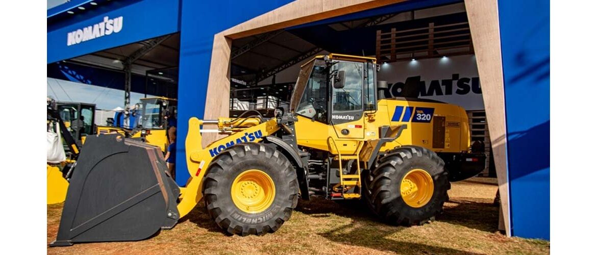 Komatsu fez o pré-lançamento da WA320-8M1 Sugarcane na Agrishow