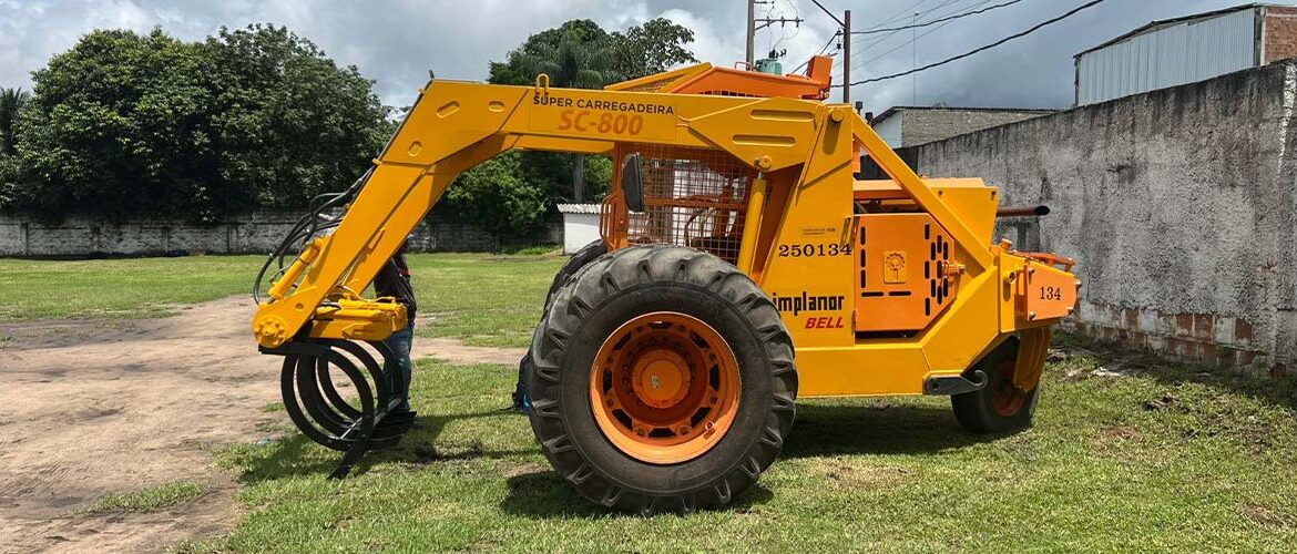 FPT equipa a super carregadeira Implanor voltada a operações do agronegócio