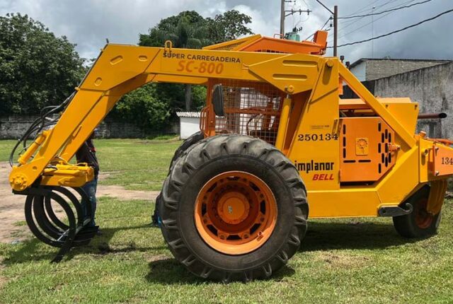FPT equipa a super carregadeira Implanor voltada a operações do agronegócio
